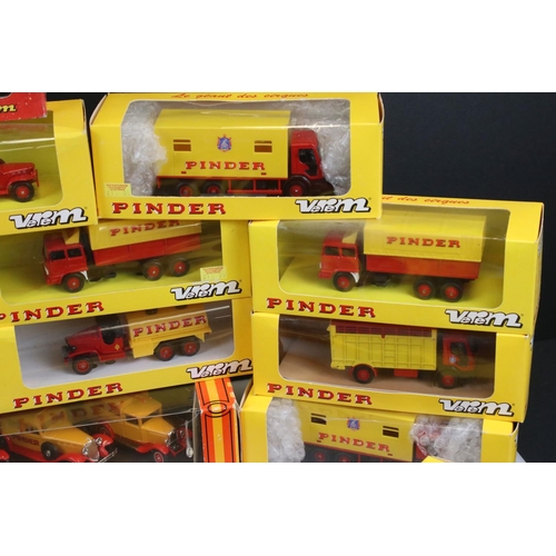 419 - 27 Boxed / cased Verem Pinder Circus diecast models including 950 Coffret Cirque model set, diecast ... 