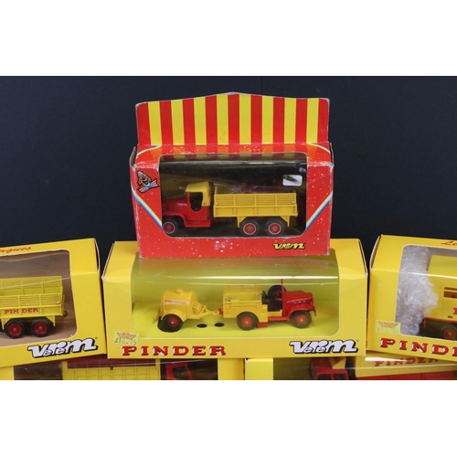 419 - 27 Boxed / cased Verem Pinder Circus diecast models including 950 Coffret Cirque model set, diecast ... 