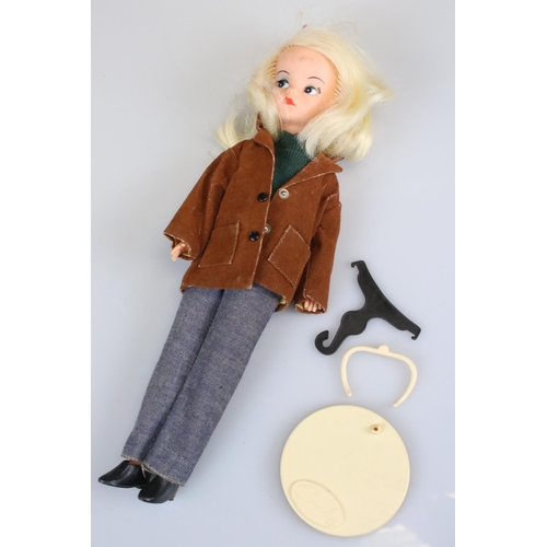 326 - Boxed 1960's Pedigree Sindy Doll, Blonde, dressed in original Sindy brown jacket, other clothes unma... 