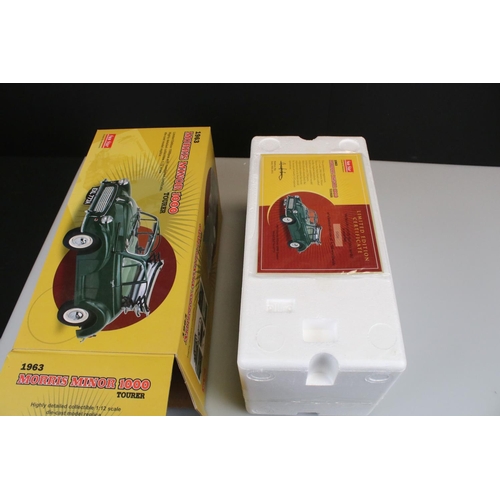 433 - Boxed Sun Star ltd edn 1:12 4773 1963 Morris Minor 1000 Tourer diecast model in green with cream hoo... 