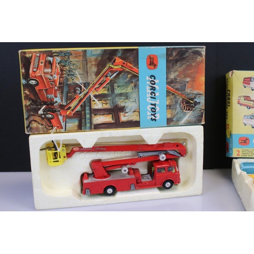 575 - Three boxed Corgi diecast models to include Major 1127 Simon Snorkel Fire Engine, Major 1128 Priestm... 