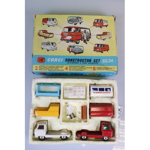 575 - Three boxed Corgi diecast models to include Major 1127 Simon Snorkel Fire Engine, Major 1128 Priestm... 