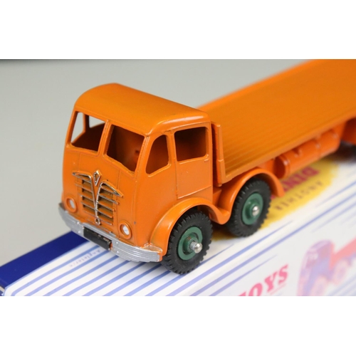 578 - Two boxed Dinky diecast models to include 903 Foden Flat Truck with Tailboard & 502 Foden Flat Truck... 