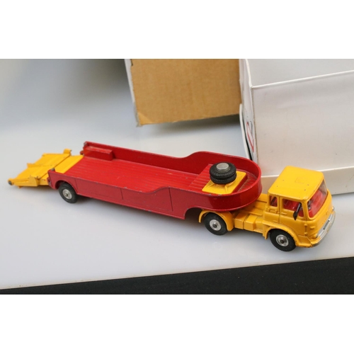 193 - Collection of vintage toys to include diecast models featuring Corgi, Matchbox, Corgi James Bond eje... 