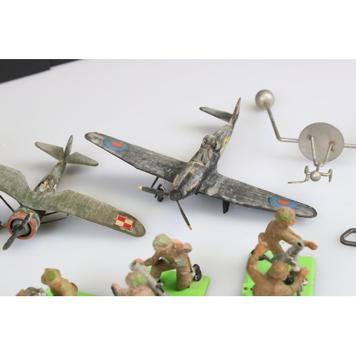 508 - Quantity of military related plastic and diecast models to include Britains Deetail, Dinky diecast m... 