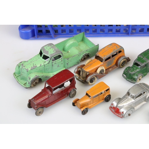 518 - Around 30 mid 20th C Tootsie Toys diecast models to include commercial, emergency service and road e... 