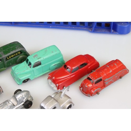 518 - Around 30 mid 20th C Tootsie Toys diecast models to include commercial, emergency service and road e... 