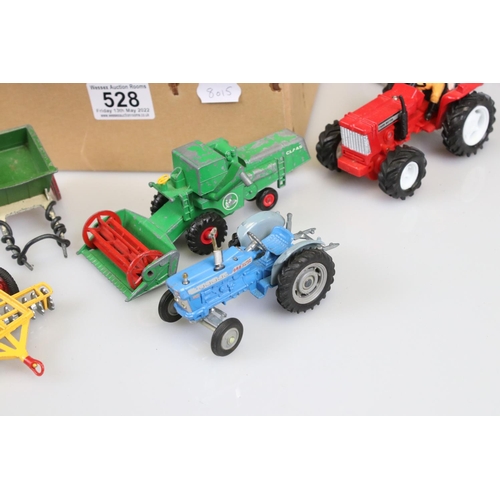 528 - Collection of diecast and plastic farming models & accessories to include Corgi, Britains and Matchb... 