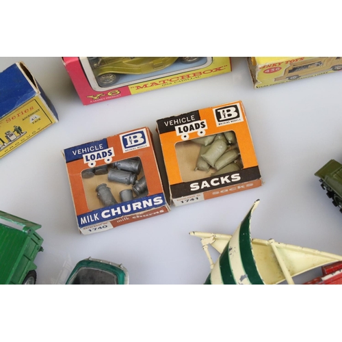 539 - Collection of boxed & unboxed circa 1960s-70s diecast models to include Dinky, Matchbox, Corgi etc f... 