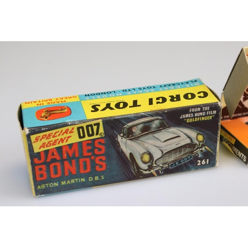 560 - Boxed Corgi 261 James Bond Aston Martin DB5 diecast model with ejector figure, some paint chips but ... 