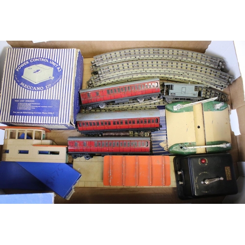 101 - Quantity of Hornby Dublo model railway to include boxed EDG18 2-6-4 Tank Goods Train BR set with loc... 