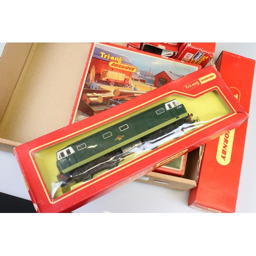 102 - 15 Boxed Triang & Hornby OO gauge items to include R759 Hymek BB Diesel Locomotive, R59 2-6-2 Class ... 