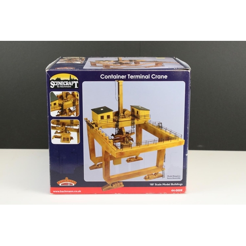 113 - Boxed Bachmann OO gauge 44-0009 Container Terminal Crane, vg