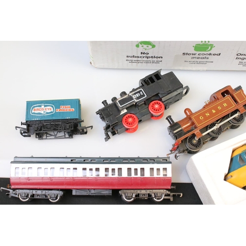 115 - Quantity of OO gauge model railway to include 6 x locomotives (Hornby 4-6-0 LNER 8509, Airfix BR Die... 