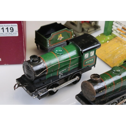 119 - Group of Hornby O gauge model railway to include 2 x 0-4-0 locomotives in green livery, one with ten... 