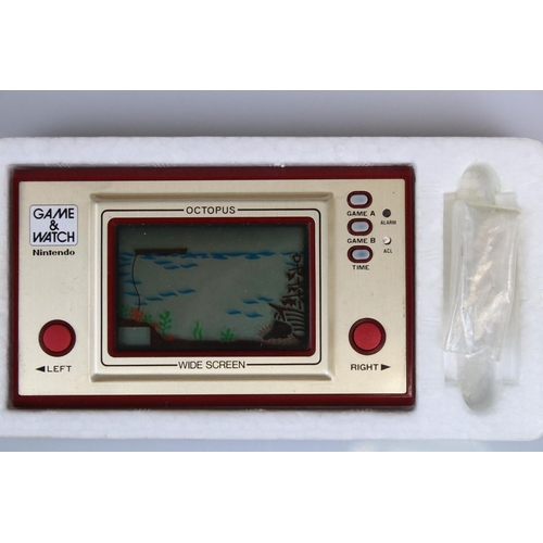 151 - Retro Gaming - Boxed Nintendo Game & Watch Octopus handheld console, with instructions, with 2 x bat... 