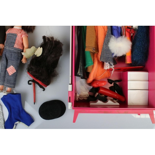 182 - Sindy - Collection of original Palitoy Sindy to include Sindy doll (marked Made in Hong Kong to neck... 