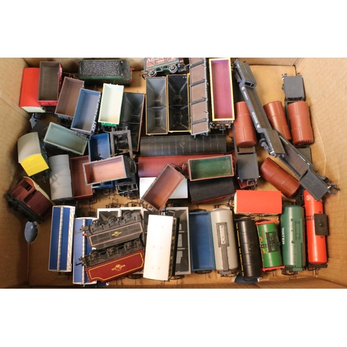 71 - Around 60 OO gauge items of rolling stock to include Hornby, Bachmann, Triang, Ratio etc, some paint... 