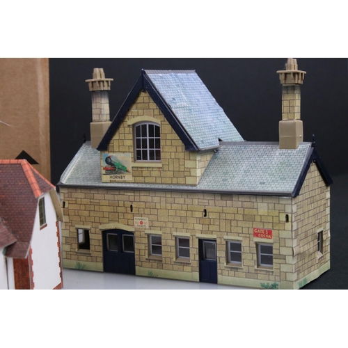 84 - Quantity of OO gauge plastic and card trackside buildings (2 boxes)