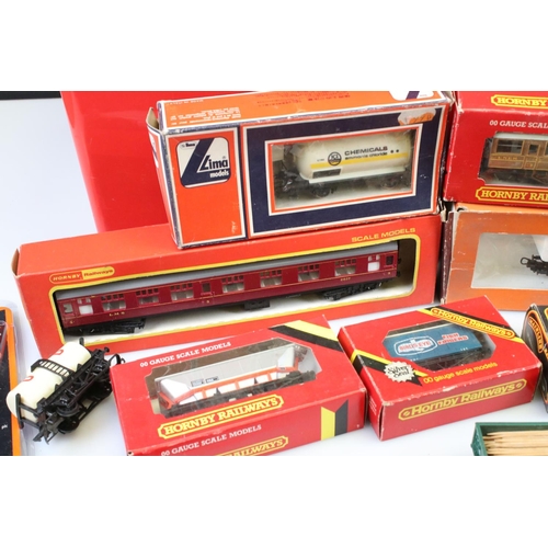 96 - Quantity of OO gauge model railway to include 7 x boxed items of rolling stock featuring Hornby, Lim... 