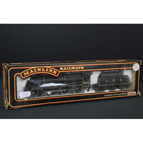 19 - Three boxed OO gauge locomotives to include Hornby R350 Thomas the Tank Engine R350 Percy Engine No ... 