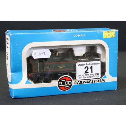 21 - Three boxed OO gauge locomotives to include 2 x Airfix (54100-6 A1A A1A Class 31/4 Diesel BR Blue li... 