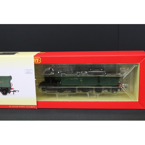 41 - Three boxed Hornby OO gauge DCC Ready locomotives to include R2402 GWR 4-6-0 6800 Grange Class Hardw... 