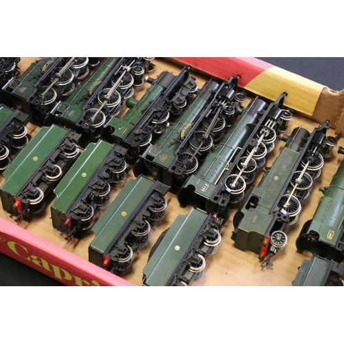 50 - Eight OO gauge locomotives to include Mainline Hinton Manor, Bachmann Dunley Manor etc