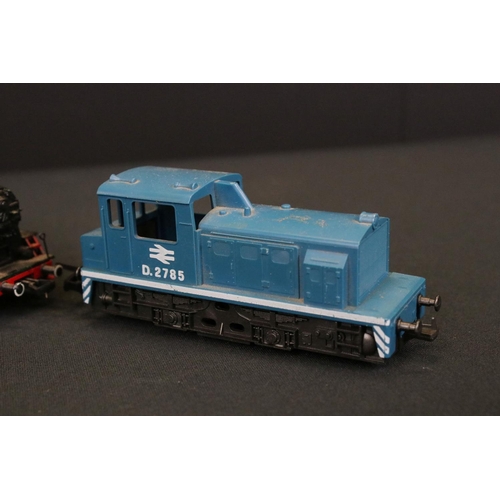 53 - 10 OO / HO gauge locomotives to include Hornby GWR 0-4-0, Fleischmann 0-6-0, Hornby LNER 0-6-0 8474 ... 