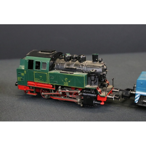 53 - 10 OO / HO gauge locomotives to include Hornby GWR 0-4-0, Fleischmann 0-6-0, Hornby LNER 0-6-0 8474 ... 