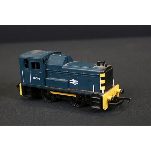 53 - 10 OO / HO gauge locomotives to include Hornby GWR 0-4-0, Fleischmann 0-6-0, Hornby LNER 0-6-0 8474 ... 