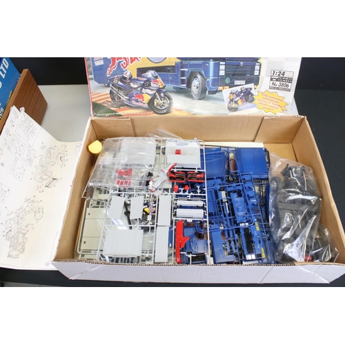 275 - Four boxed and unbuilt plastic haulage model kits to include 3 x 1:24 Italeri (Red Bull Yamaha Racin... 