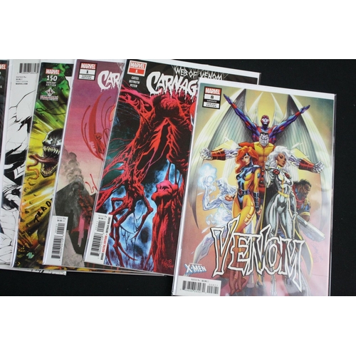 128 - Comics - Around 130 contemporary Marvel comics to include Spiderman, Venom, Black Bolt #1, Deadpool,... 