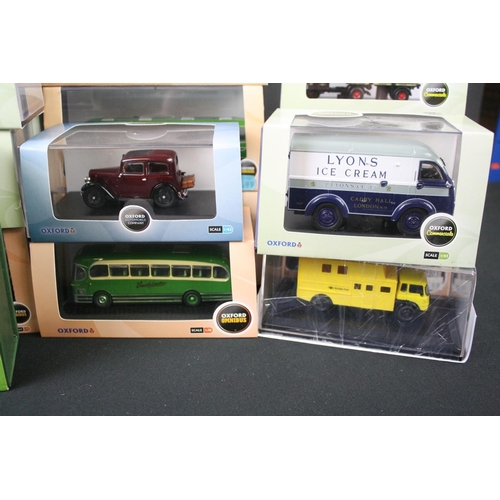 377 - 29 Cased / boxed Oxford Diecast models to include Omnibus, Roadshow, Commercials etc (ex)