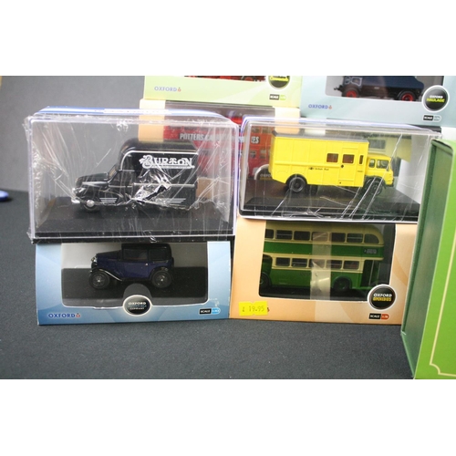 377 - 29 Cased / boxed Oxford Diecast models to include Omnibus, Roadshow, Commercials etc (ex)