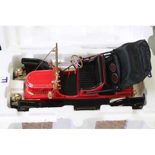 449 - Five boxed Franklin Mint 1:24 diecast models to include boxed 1947 Bentley Black, 1914 Rolls Royce (... 