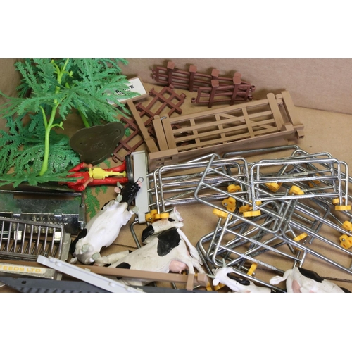 450 - Collection of approximately 25 Britains Diecast Mainly Farming Vehicles & Machinery along with a Col... 