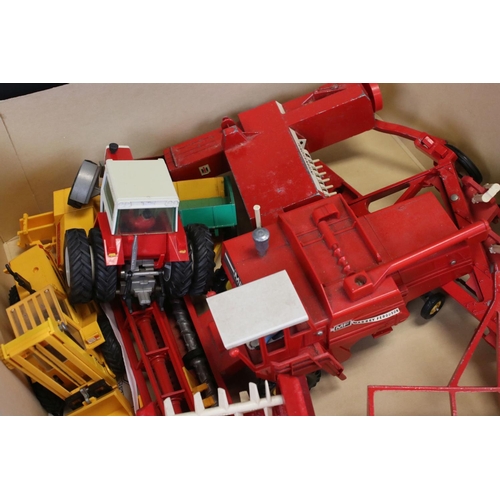 450 - Collection of approximately 25 Britains Diecast Mainly Farming Vehicles & Machinery along with a Col... 