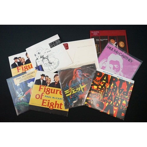 121 - Vinyl & Autographs - Paul McCartney - over 30 singles including Rarities , Limited Editions, Coloure... 