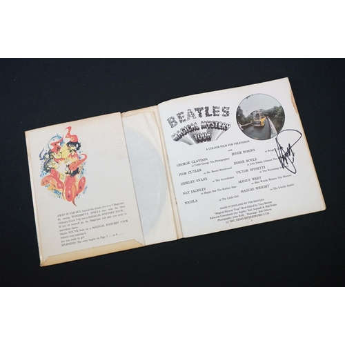 126 - Vinyl & Autograph - The Beatles 17 singles including Love Me Do (2009 Mis-print issue - 2 copies, bo... 