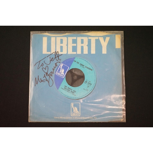 141 - Vinyl & Autrographs - 4 signed 7