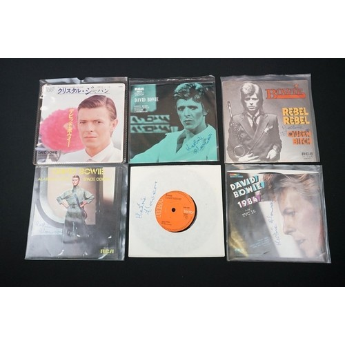 159 - Vinyl & Autographs - David Bowie - 26 rare European and 1 Japanese, mainly Picture sleeve singles, i... 