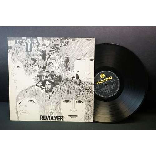 100 - Vinyl - 6 The Beatles LP's to include Rubber Soul (US press on Capitol T 2442), Revolver (PMC 7009),... 