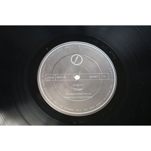 35 - Vinyl - Joy Division - Closer. 2 UK original issues. 1. Closer (Fact XXV) Matt Sleeve VG, Vinyl EX (... 