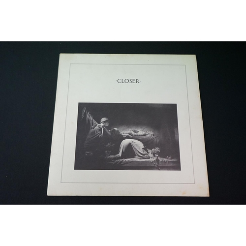 35 - Vinyl - Joy Division - Closer. 2 UK original issues. 1. Closer (Fact XXV) Matt Sleeve VG, Vinyl EX (... 