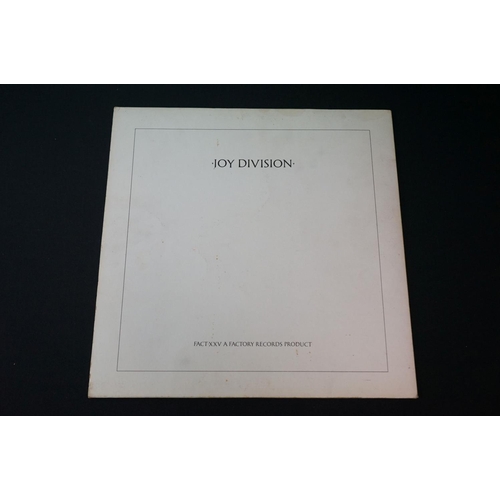 35 - Vinyl - Joy Division - Closer. 2 UK original issues. 1. Closer (Fact XXV) Matt Sleeve VG, Vinyl EX (... 