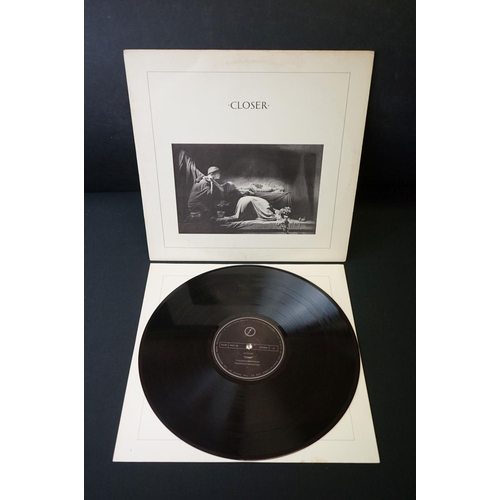 35 - Vinyl - Joy Division - Closer. 2 UK original issues. 1. Closer (Fact XXV) Matt Sleeve VG, Vinyl EX (... 