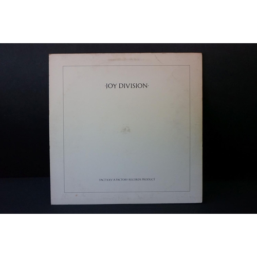 35 - Vinyl - Joy Division - Closer. 2 UK original issues. 1. Closer (Fact XXV) Matt Sleeve VG, Vinyl EX (... 