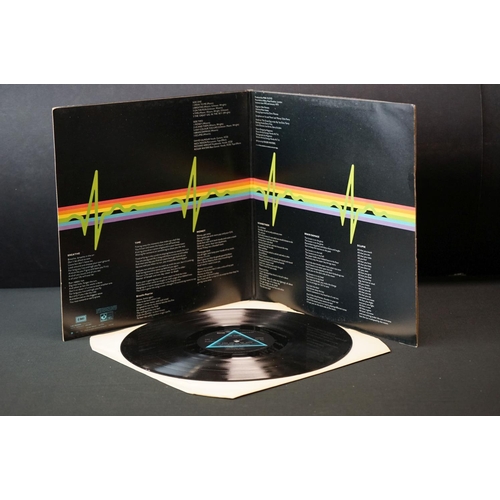 58 - Vinyl - 2 Pink Floyd LP's to include Dark Side Of The Moon (SHVL 804) matrices A-9 / B-8, feelable m... 