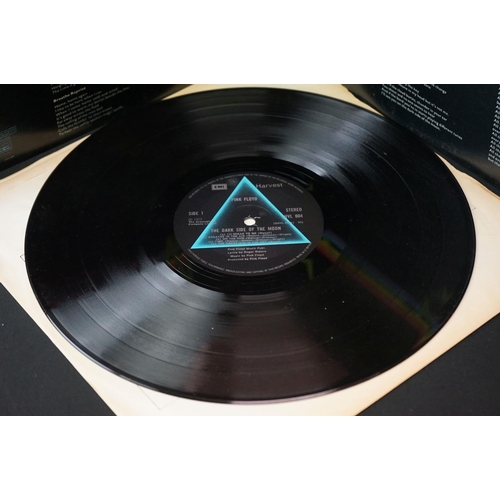 58 - Vinyl - 2 Pink Floyd LP's to include Dark Side Of The Moon (SHVL 804) matrices A-9 / B-8, feelable m... 